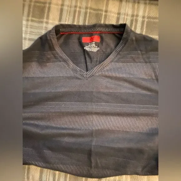 Alfani T-shirt - Picture 3 of 9